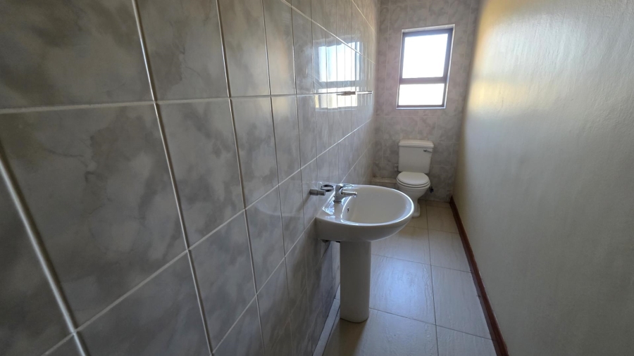 4 Bedroom Property for Sale in Ifafi North West